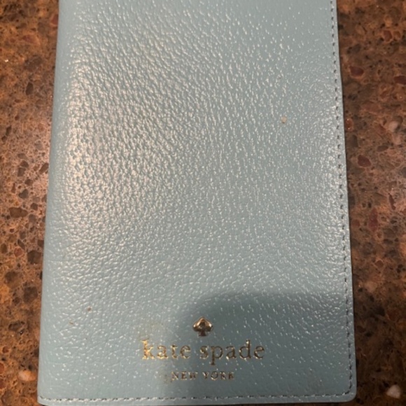 Kate Spade Passport Cover Like New - Picture 1 of 3